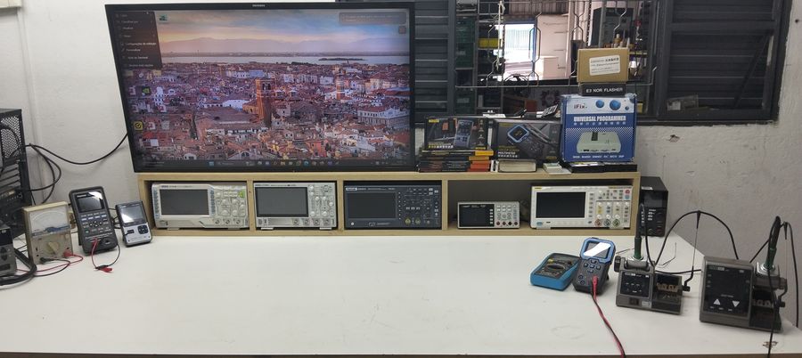 Instrumentos de medição e estações de solda
