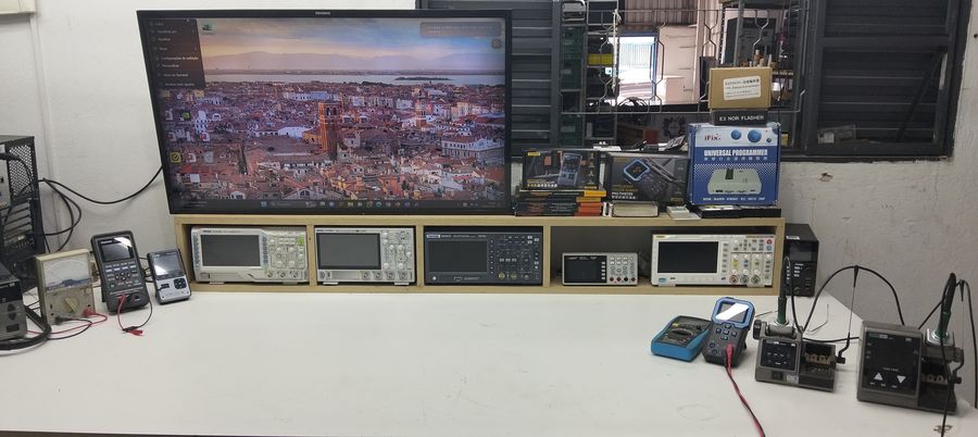 Osciloscópios e equipamentos de bancada